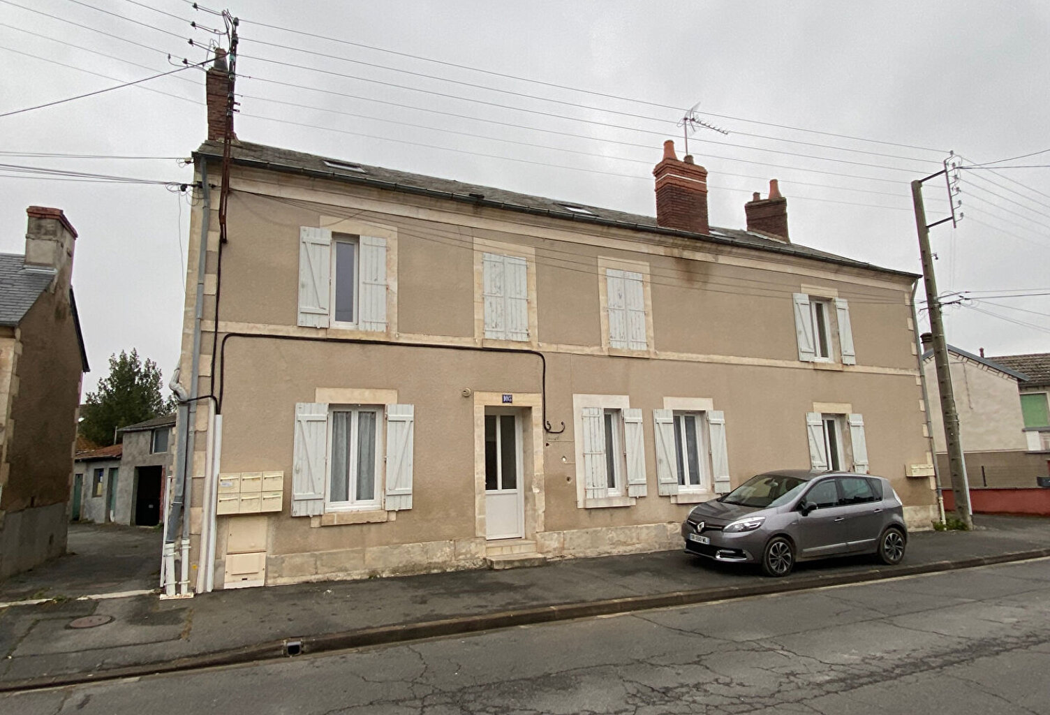 IMMEUBLE à BOURGES de 8 appartements — photo 1