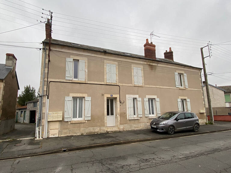 IMMEUBLE à BOURGES de 8 appartements — photo 1