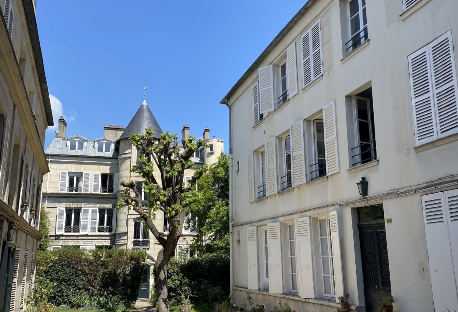 studio avec poutres proche des écoles et commerces — photo 1