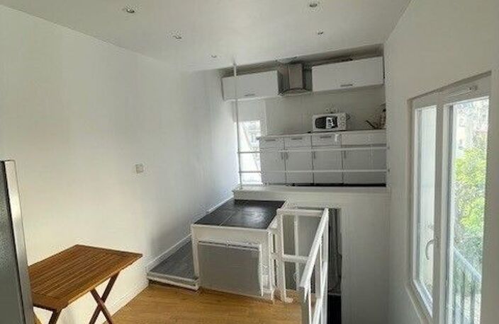 studio avec poutres proche des écoles et commerces — photo 4