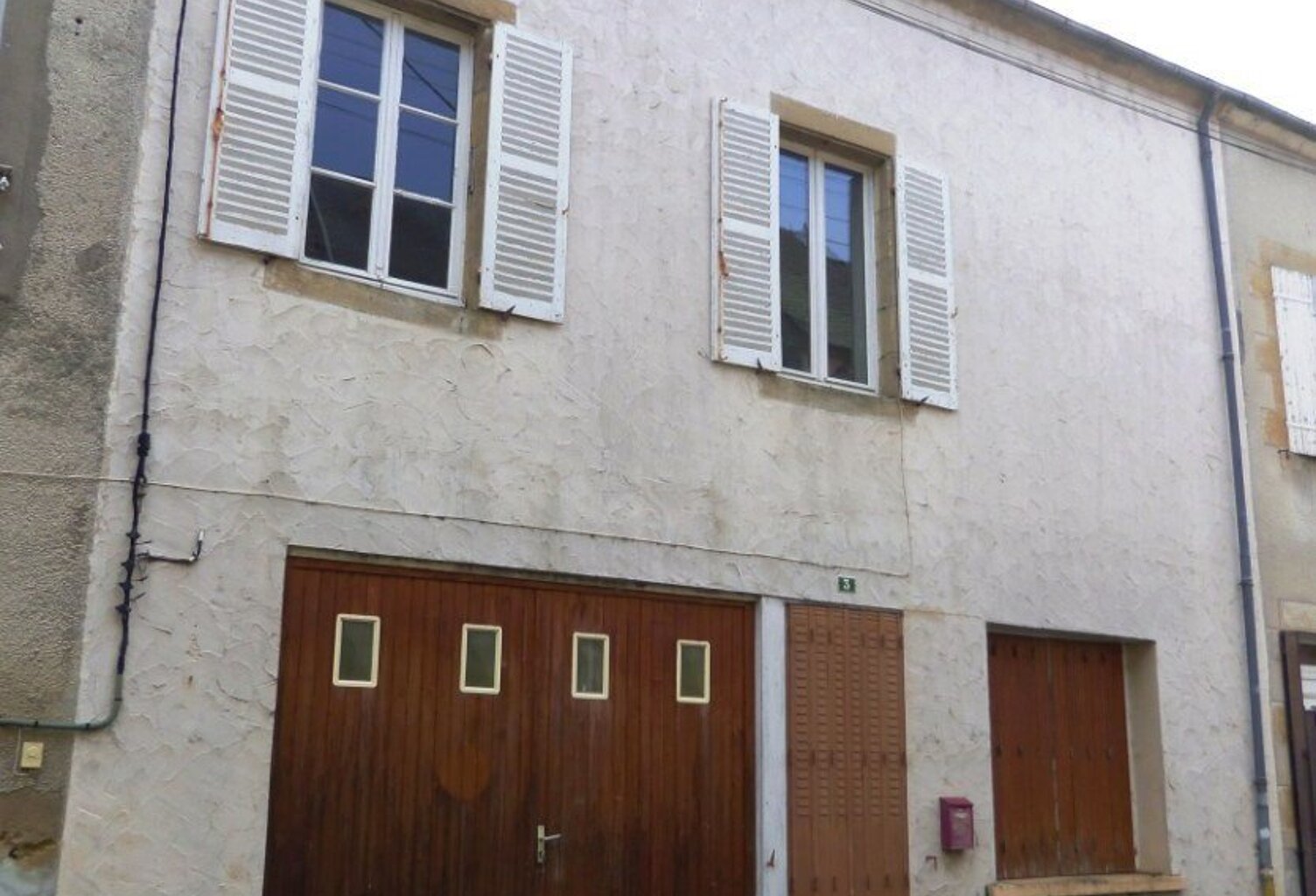 MAISON AVEC GARAGE ET COURETTE COEUR VILLAGE TOUS COMMERCES 37 000 € — photo 1