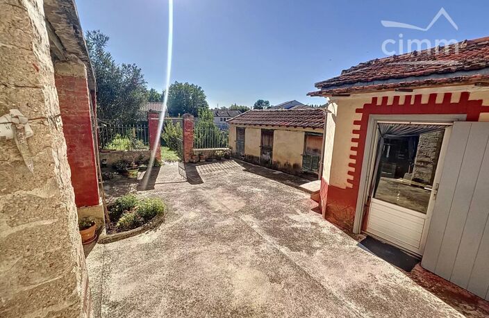 Maison de village à fort potentiel avec terrain — photo 2
