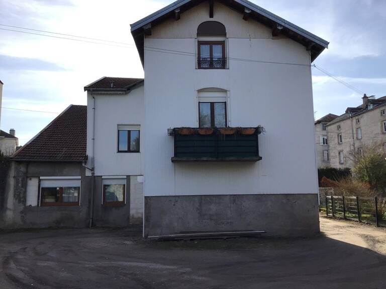 Immeuble  250 m² — photo 1
