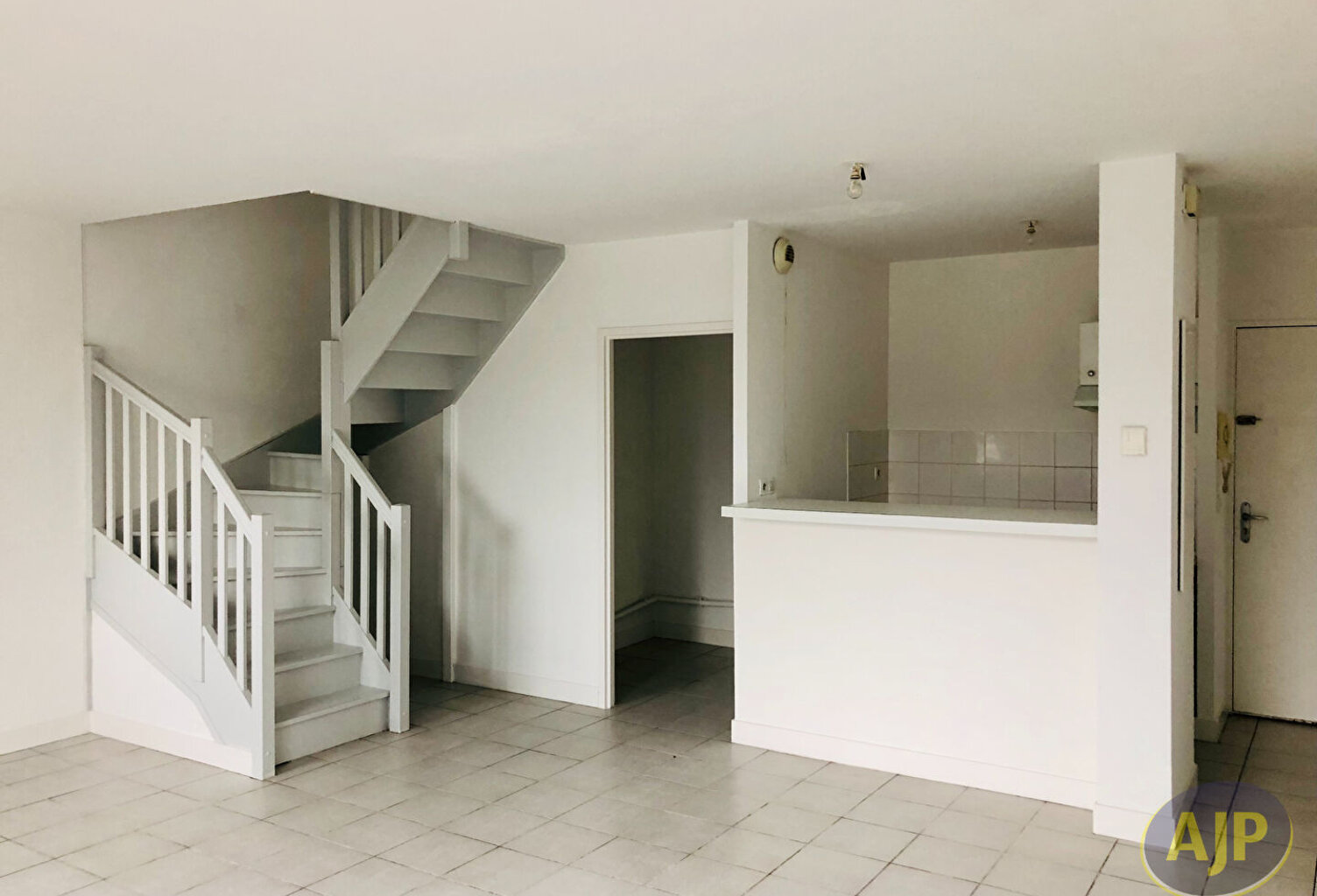 Appartement T3 BIS en duplex de73 m2 ! — photo 1