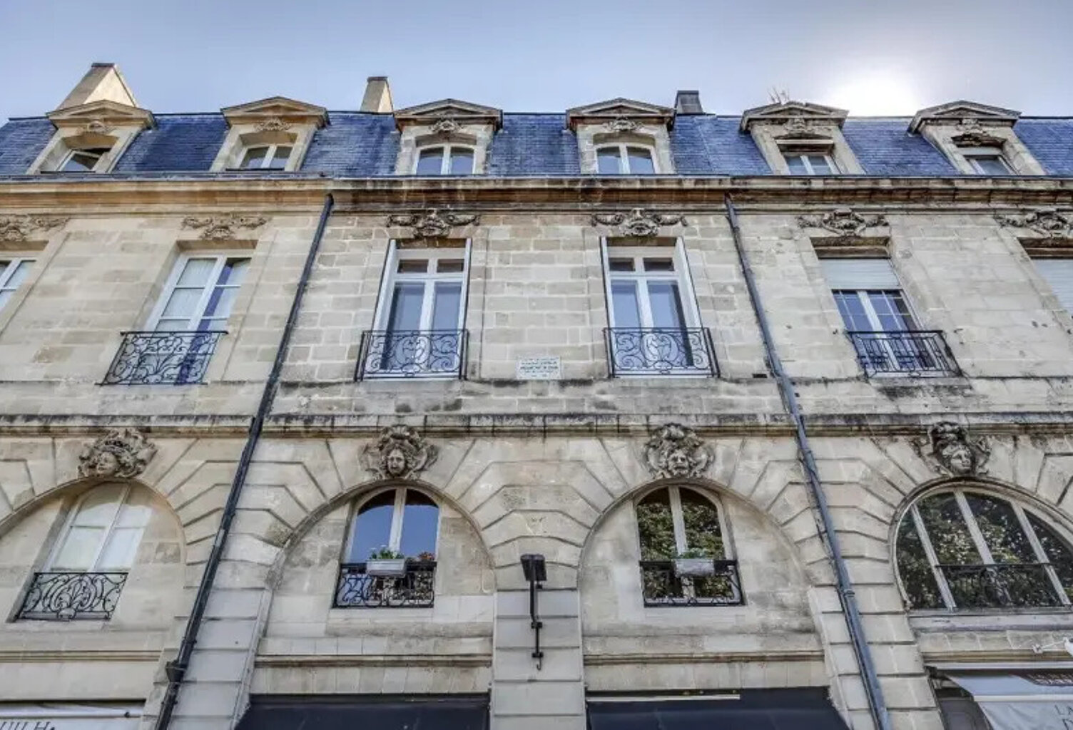 En cours de vente - Place Gambetta, lot de 4 appartements exploités en location saisonnière — photo 1