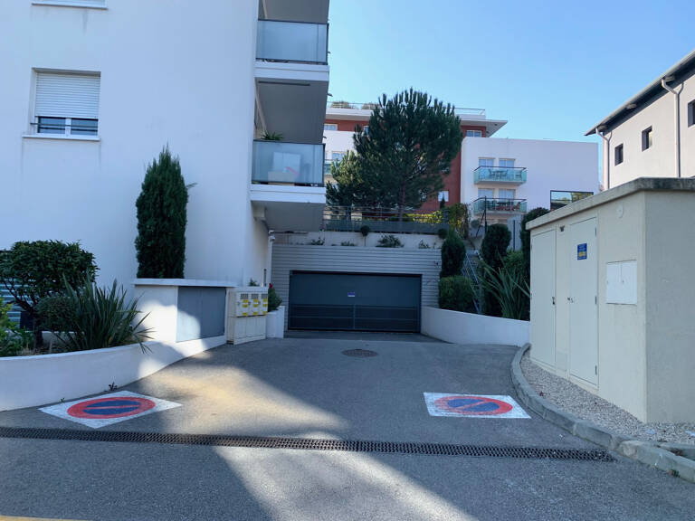 ANTIBES / LOCATION DOUBLE PLACE — photo 1