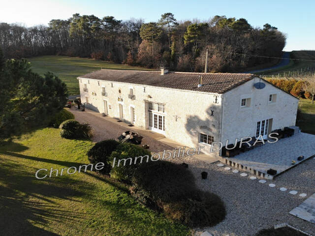 Belle et spacieuse maison de campagne en pierre — photo du bien