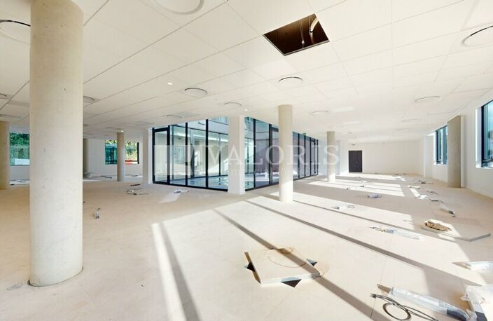 BUREAUX à LOUER — photo 2