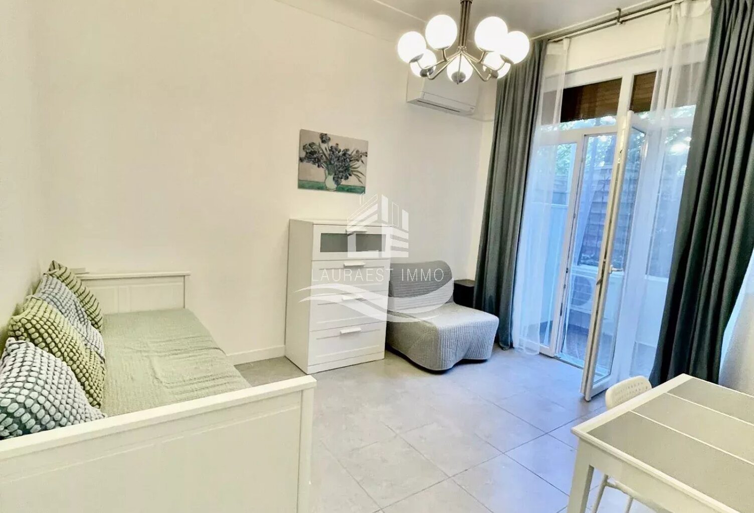 APPARTEMENT F1/ RDJ /Carrè D’Or — photo 1