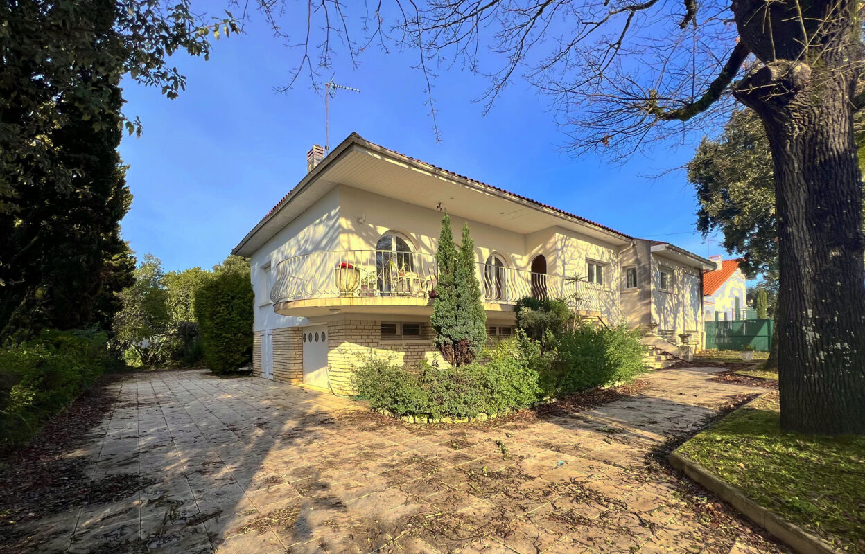 maison 9 pièces 223 m2 à vendre à Vaux-sur-Mer (17640)