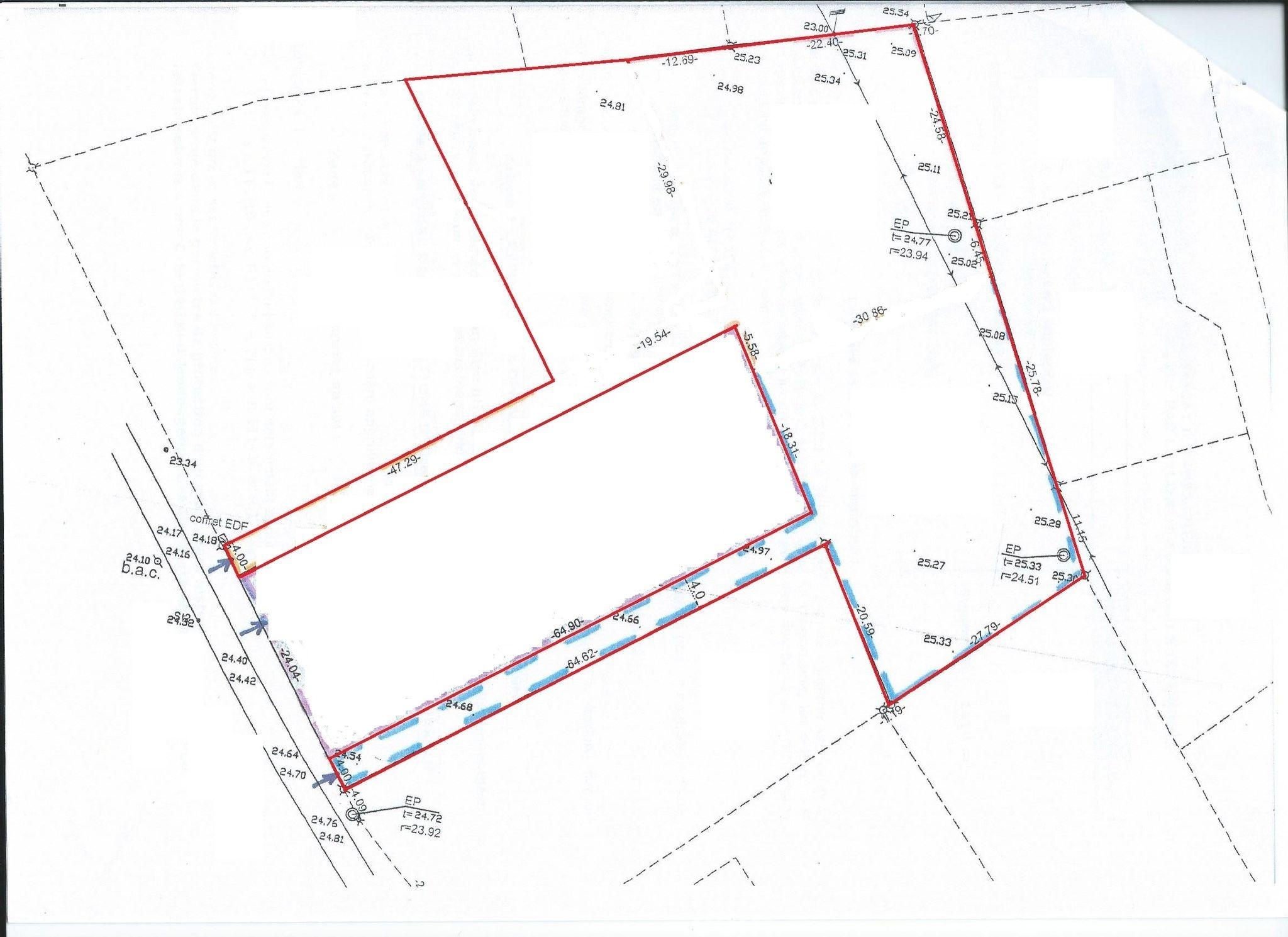 Terrain constructible - 3634m² - La Jonchère