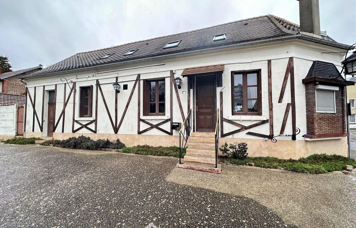 maison 7 pièces 205 m2 à vendre à Bruyères-Et-Montbérault (02860)