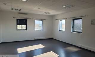 Bureau 1 Pièce 49 m² à louer à Peyruis (04310)