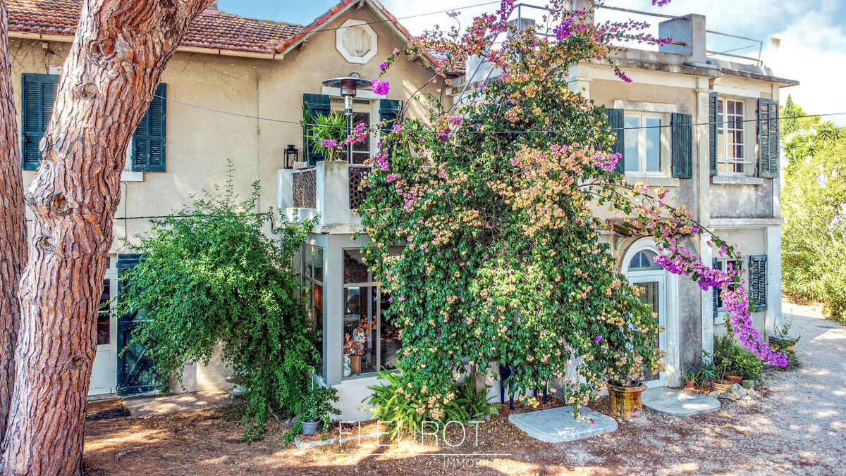 Villa / Maison 7 pièces  à vendre La Ciotat 13600