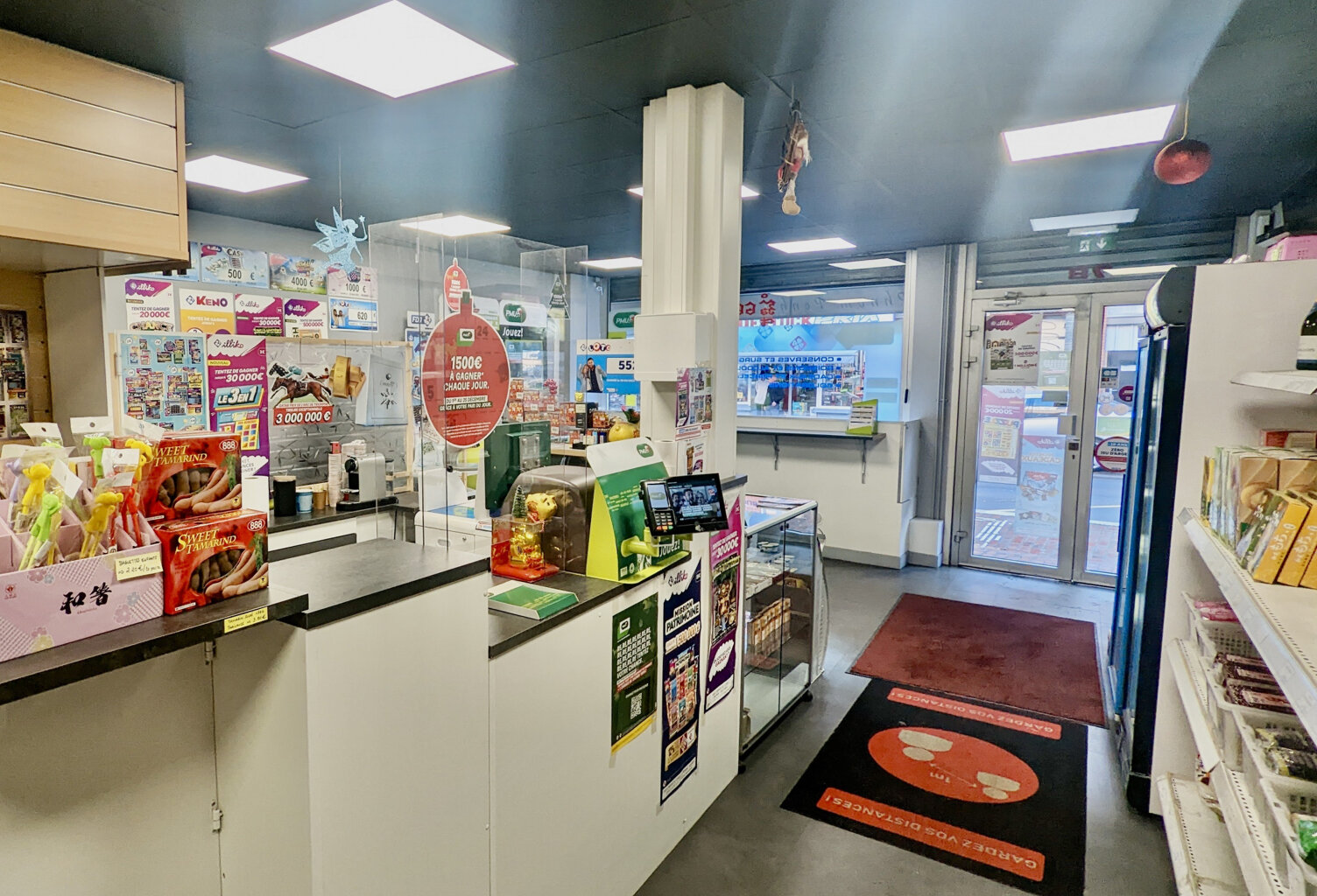 IMMEUBLE MIXTE HABITATION ET COMMERCE — photo 1