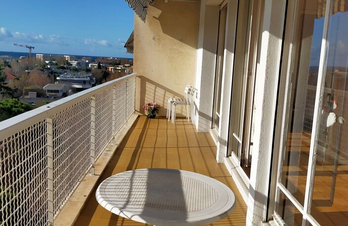 Corniche Immobilier vous propose à la vente, un T3 de 84m², au 7 — photo 3