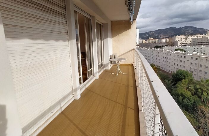 Corniche Immobilier vous propose à la vente, un T3 de 84m², au 7 — photo 4