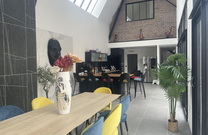 LOFT — photo 2