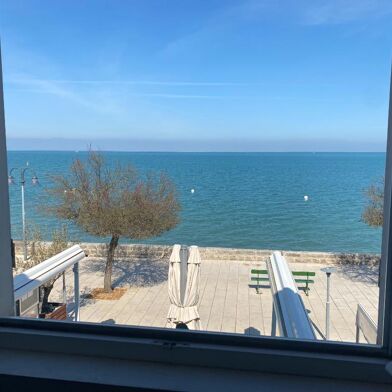 Appartement  304500 €