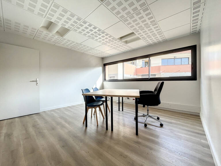 6 bureaux à louer — photo 1