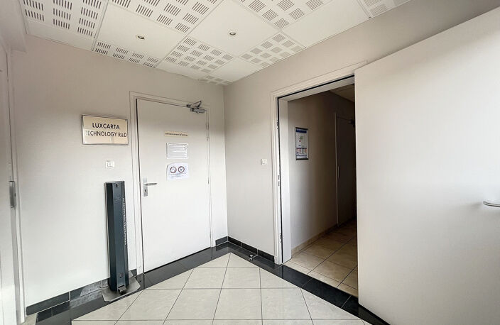 6 bureaux à louer — photo 2