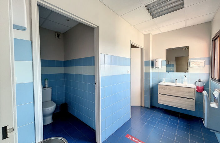 6 bureaux à louer — photo 4