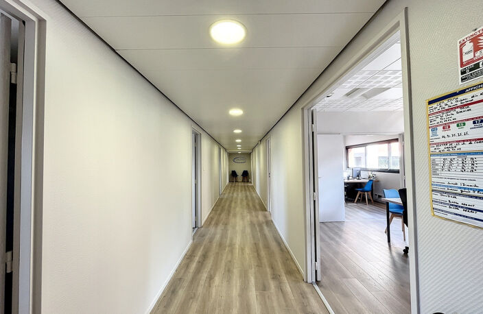6 bureaux à louer — photo 5