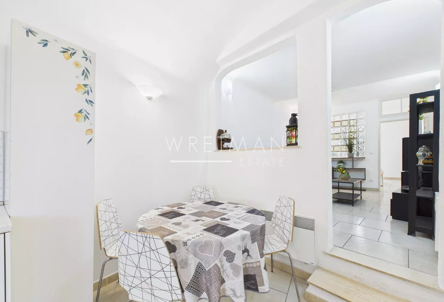 Appartement 2 pièces en étage - Menton Vieille Ville — photo 1