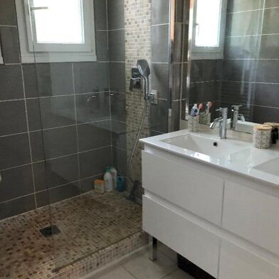 Maison 5 pièces 2000 €