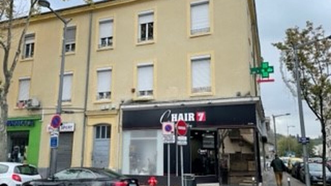 commerce 11 pièces 205 m2 à vendre à Saint-Fons (69190)