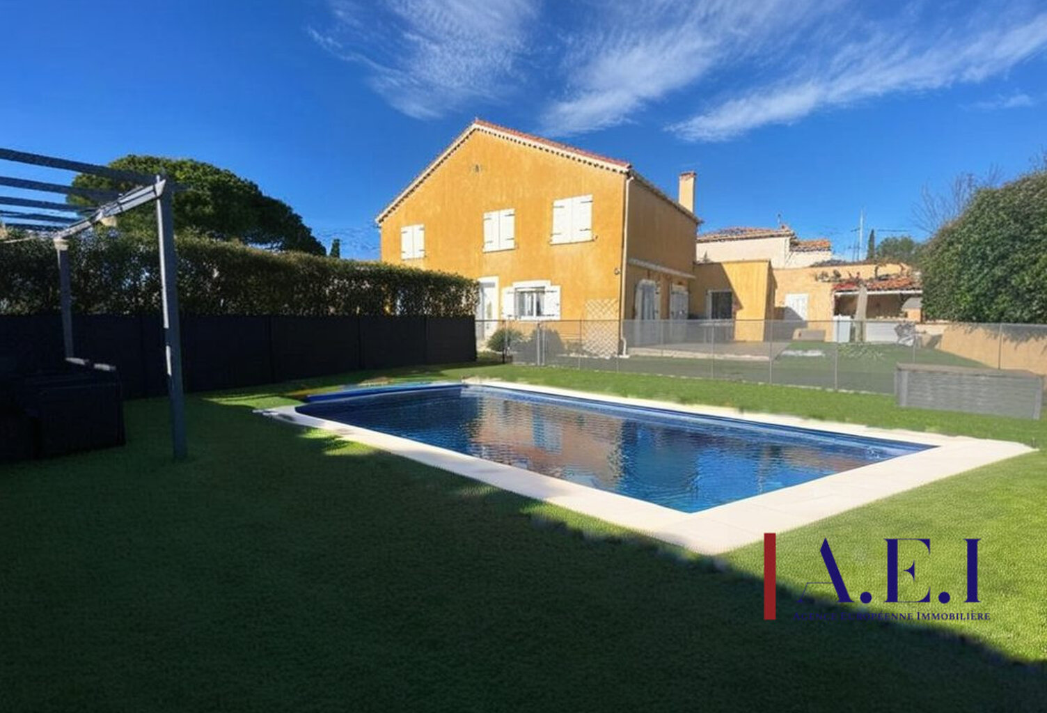 Villa 9 pièces avec piscine — photo 1