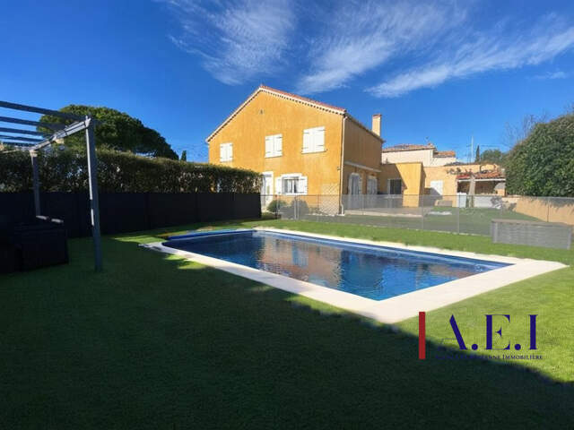 Villa 9 pièces avec piscine — photo du bien