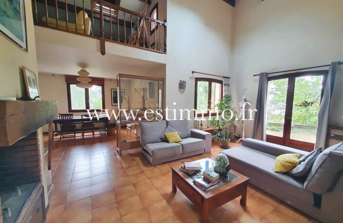 Maison de famille en 7 pièces principales — photo 2