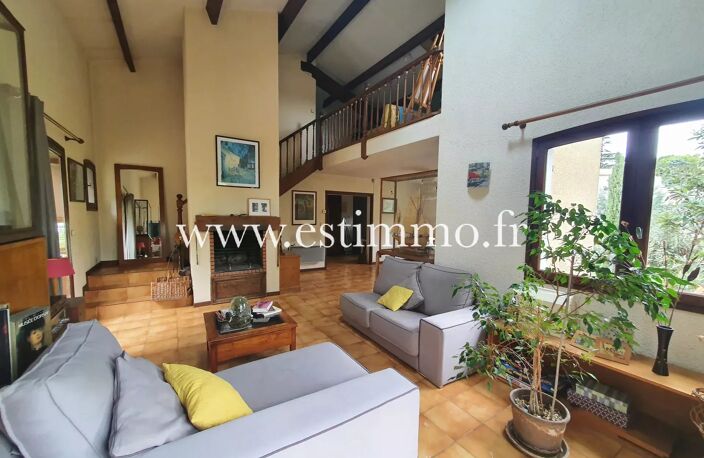 Maison de famille en 7 pièces principales — photo 3