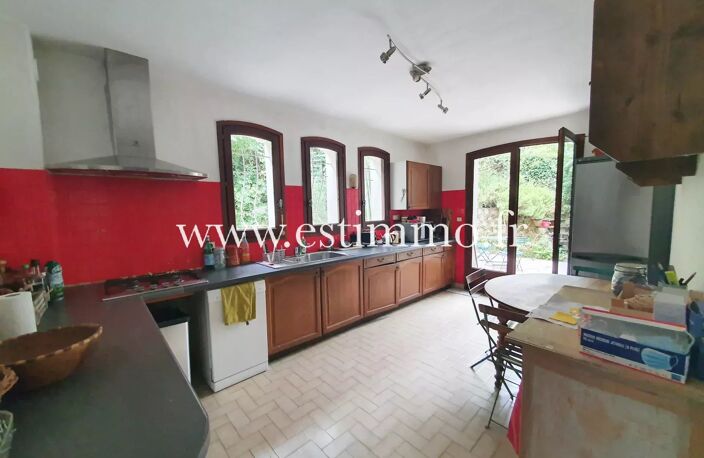 Maison de famille en 7 pièces principales — photo 4