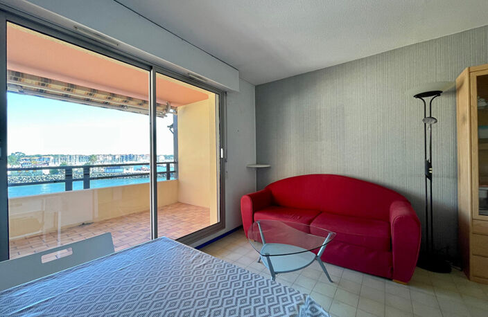 CAPBRETON PLAGE - T2 VUE PORT ET CANAL AVEC TERRASSE ET PARKING — photo 3