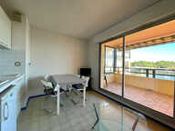 CAPBRETON PLAGE - T2 VUE PORT ET CANAL AVEC TERRASSE ET PARKING — photo 4