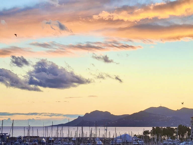 CANNES CENTRE PENTHOUSE T4 DE 100M2 VUE MER FACE PALAIS — photo 1