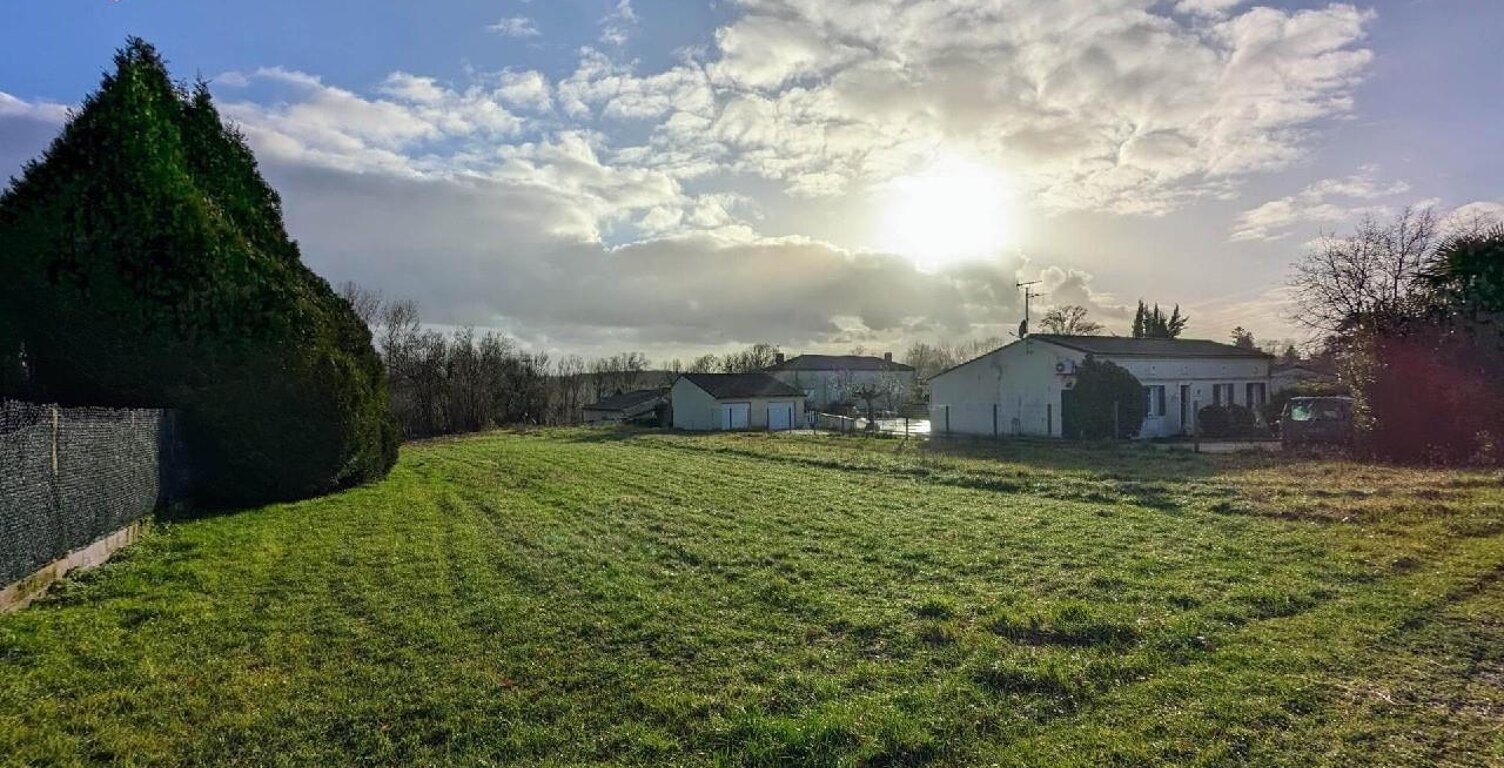 Vente terrain  1190 m² Salles-d'Angles (16130) — photo 1