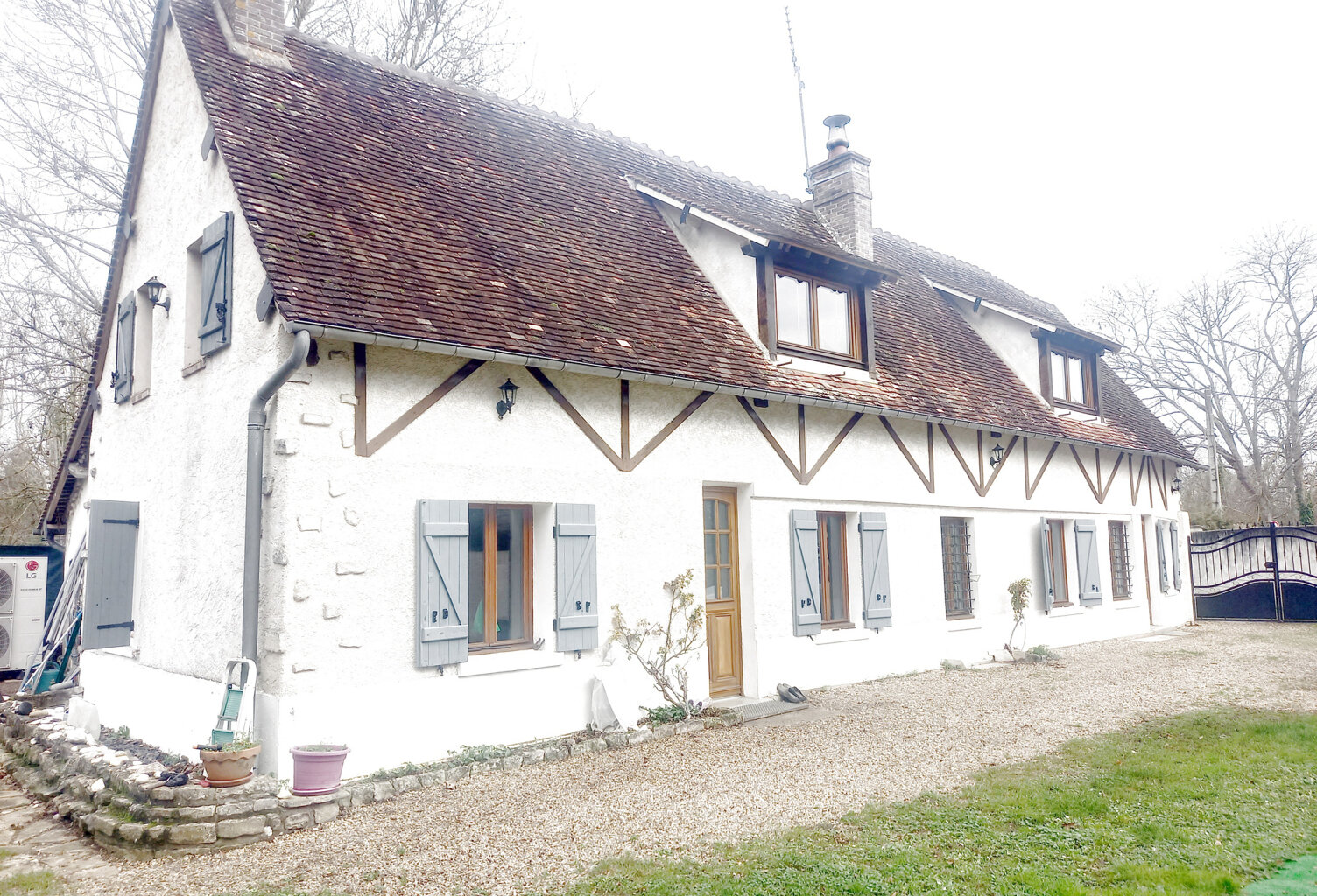 MAISON ANCIENNE OFFRANT DE BEAUX VOLUMES — photo 1