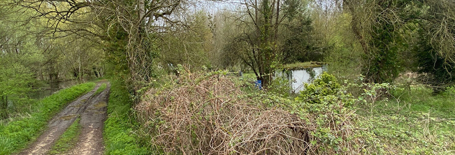 Terrain  2451 m² à vendre à Bourges (18000)