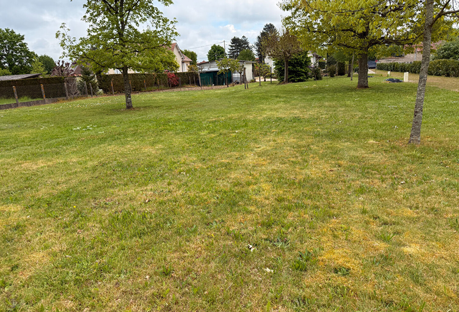 OLIVET terrain viabilisé dans petit lotissement — photo 1