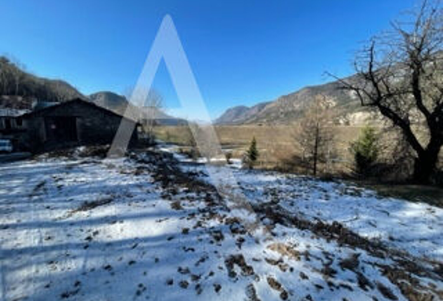Terrain Rochebrune 774 m2 — photo 1