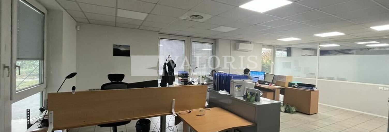 Bureau  200 m² à louer à Bron (69500)