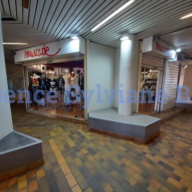 Commerce 2 pièces 100000 €