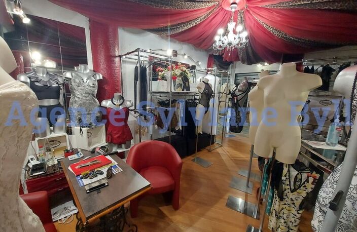 Magasin (Vêtements, Chaussures, etc.) — photo 3