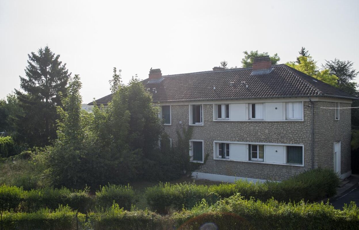 divers  pièces 81 m2 à louer à Issoudun (36100)