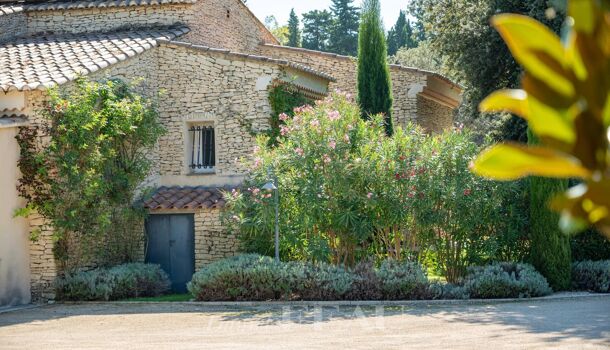 Villa / Maison 13 pièces  à vendre Eygalières 13810