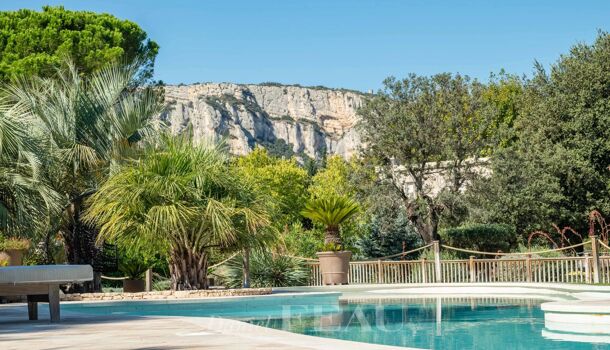 Villa / Maison 13 pièces  à vendre Eygalières 13810