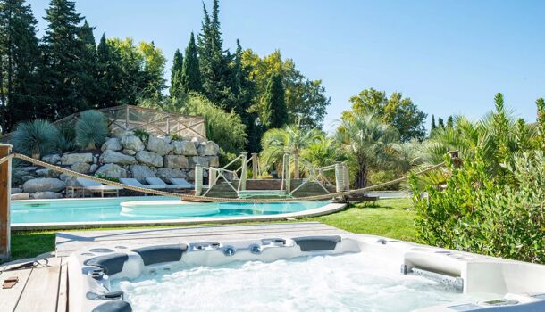 Villa / Maison 13 pièces  à vendre Eygalières 13810